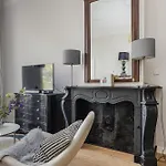 Westersingel Apartman *
